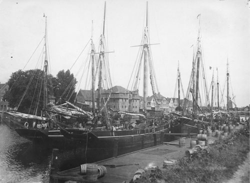 Logger im Hafen